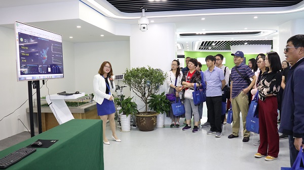 培训班听取樱花视频在线业务人员讲解产供销一体化模式 培训班听取樱花视频在线业务人员讲解产供销一体化模式