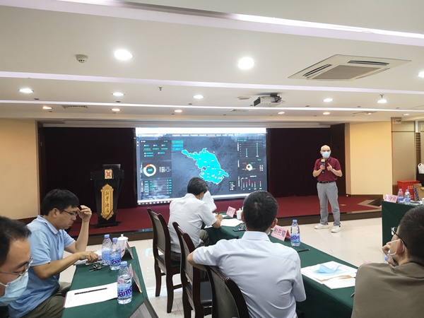 樱花视频在线团队为代表们介绍全国耕地质量大数据平台及其建设情况 樱花视频在线团队为代表们介绍全国耕地质量大数据平台及其建设情况