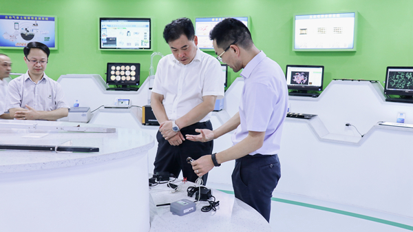 浙江省农业农村厅副厅长唐冬寿一行莅临樱花视频在线调研2 浙江省农业农村厅副厅长唐冬寿一行莅临樱花视频在线调研2