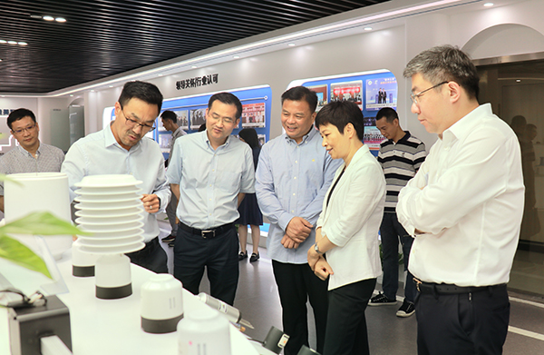 省科技厅党组书记何杏仁一行赴樱花视频在线调研农业科技工作 省科技厅党组书记何杏仁一行赴樱花视频在线调研农业科技工作